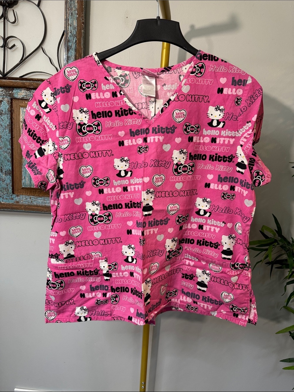 Hello Kitty Short Sleeve nursing scrub Top XL